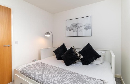 Central Aberdeen Apartment | Executive Apartment, Free Parking, West End
