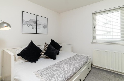 Central Aberdeen Apartment | Executive Apartment, Free Parking, West End