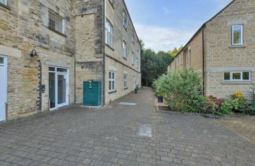 Witney Apartment | Executive Apartment, Woodford Mill, Witney