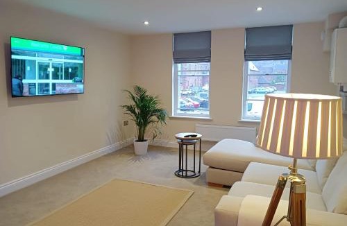 Salisbury Apartment | Executive Barchester House Apartment