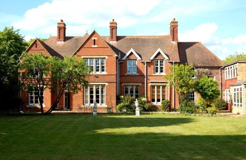 Willingham Apartment | Executive Ensuite With Bath and Countryside View