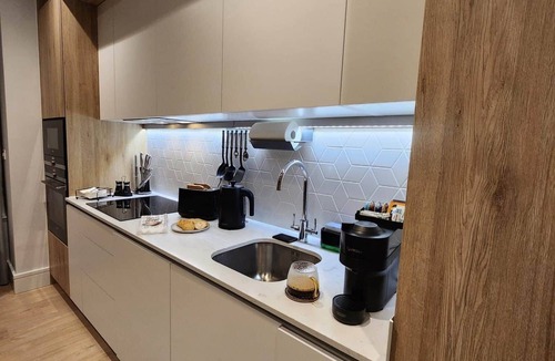 Gerrards Cross Apartment | Executive Apartment | GX Golf Club | Parking