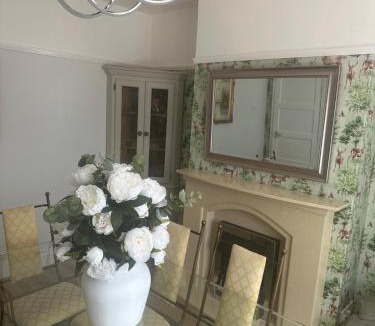 Chorlton-by-Backford House | Executive Home Near Cheshire Oaks & Chester
