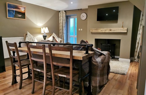 Brynamman House | Experience Tranquility and Adventure: Your Perfect Brecon Beacons Retreat Awaits