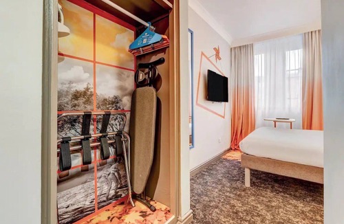 Manchester City Centre Hotel | Explore Manchester from This Stylish Base Steps to Manchester Art Gallery