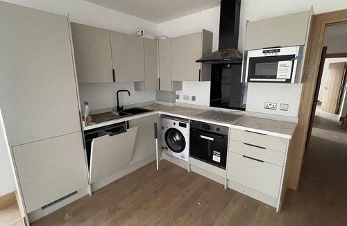 Northfleet Apartment | Exquisite Riverside Living in a Stunning Flat