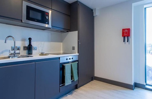 Coventry Apartment | Exquisite Studios at 33 Parkside in the Heart of Coventry
