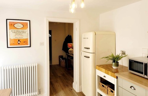 Montpellier Apartment | Fabulous Apartment near Montpellier Gardens & Ivy
