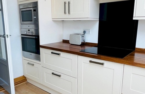 Lydd House | Fabulous Beach Front Holiday Location! - Pass the Keys