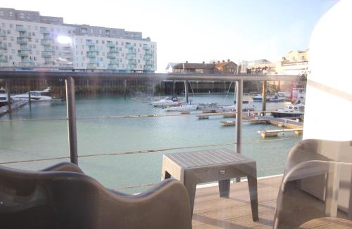 Seafront Apartment | Fabulous Waterfront Apartment in Brighton Marina