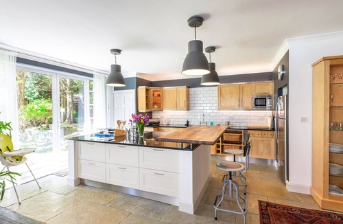 Drymen Cottage | Family Friendly Refurbished Detached Country Cottage set in Castle Grounds