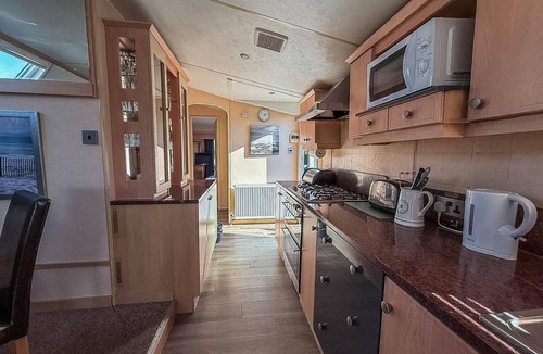 Skegness House | Fantastic caravan with stunning lake views at Southview Holiday Park ref 33002ML