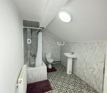 Everton Bed & Breakfast | Faraday House