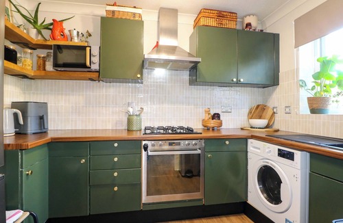 Farnham Cottage | FARNHAM PARK APARTMENT, family friendly in Farnham
