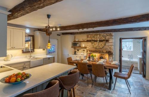 Burford House | Farthingdales
