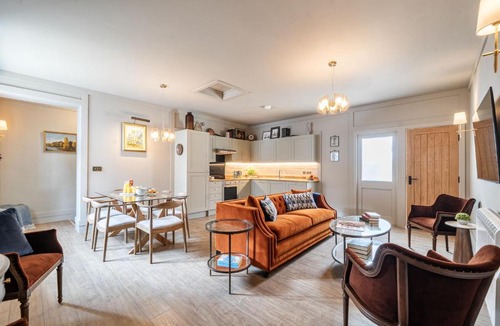 Woodfalls House | Fern Cottage