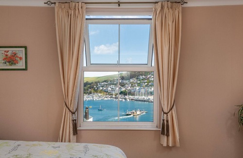 Dartmouth House | Ferry View - Three Bedroom House, Sleeps 6
