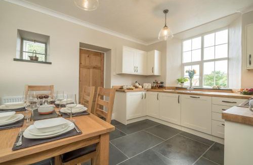Llandwrog House | Ficerdy