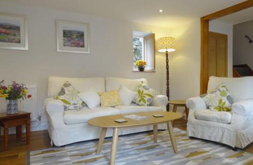 Beaminster House | Fiddlesticks Cottage