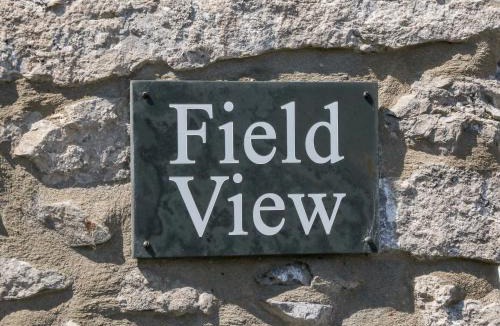 Peak District House | Field View