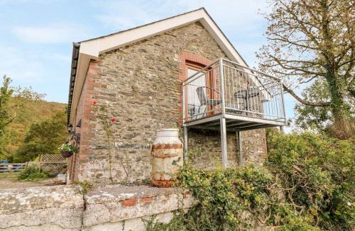 Llanybydder House | Field View