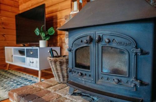 Callington House | Finlodge- Pet-Friendly Scandinavian Cabin