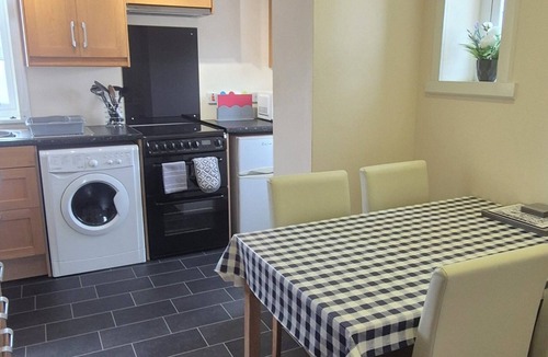 Stornoway Apartment | Flat 21 - First Floor, 2 bedroom apartment, Westview Terrace, Stornoway.