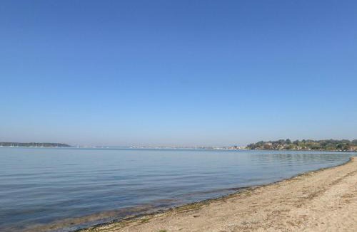 Sandbanks Apartment | Flat 7 Sand Acres