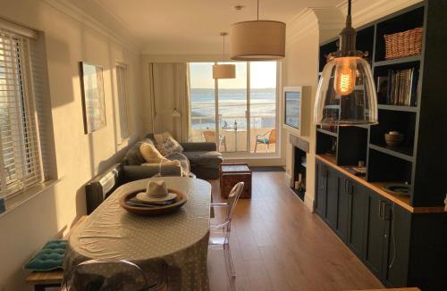 Sandbanks Apartment | Flat 7 Sand Acres
