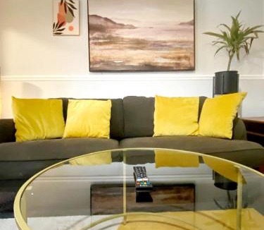 Gravesend Apartment | Flat a