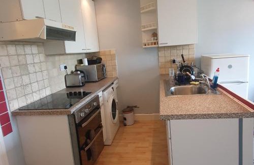 Elmers End Apartment | Flat with excellent transport links to central London.