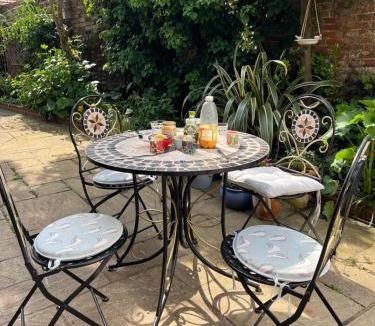 Beccles Bed & Breakfast | Flemish House