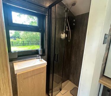 Bridgend House | Flying Scotsman Unique Carriage Pet Friendly! Lazy Spa can be available upon request with additional cost of 40