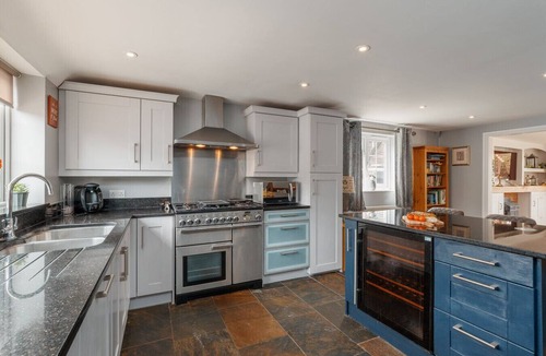 Fordingbridge House | Forest Edge - On the Edge of The New Forest with walks close by
