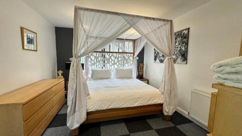 Chacombe Apartment | Four Poster Hideaway