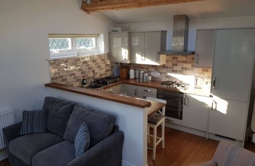 Chorlton-by-Backford Cottage | Foxlea Cottage – Peaceful Detached Retreat near Chester