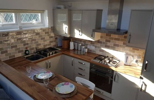 Chorlton-by-Backford Cottage | Foxlea Cottage – Peaceful Detached Retreat near Chester