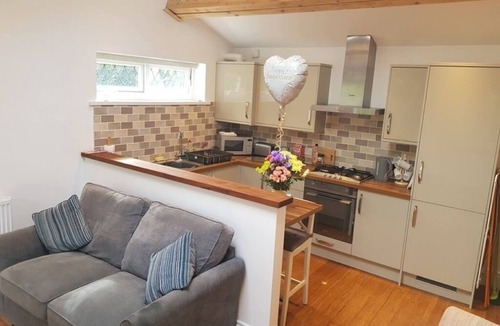 Chorlton-by-Backford Cottage | Foxlea Cottage – Peaceful Detached Retreat near Chester
