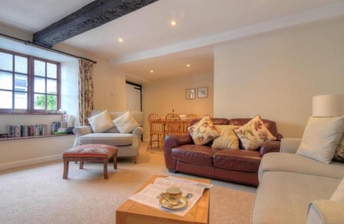 Charmouth House | Foxley Cottage