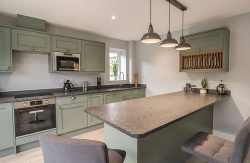 Ruthin Cabin | Fron Haul - Robin Goch, Ruthin, Denbighshire
