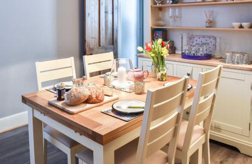 Sea Palling House | Fuchsia Cottage