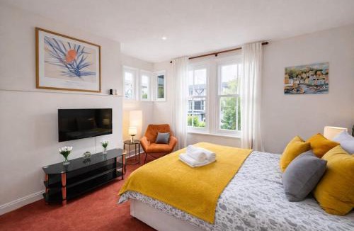 Fulham Broadway House | FulhamBroadway Retreat, 2BR Spacious