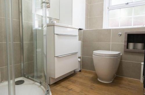 Greenhithe Apartment | Fully fitted studio flat with riverside views