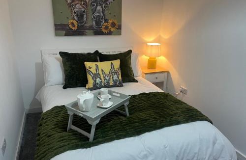 Rugby Apartment | Fully Refurbished 3 Bed Terraced House with Ensuite Central Rugby