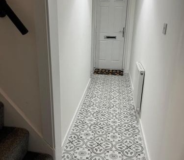 Rugby Apartment | Fully Refurbished 3 Bed Terraced House with Ensuite Central Rugby