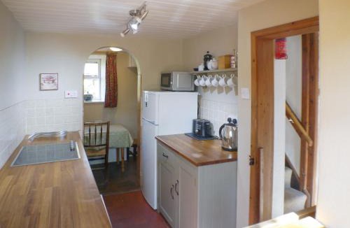 Leek House | Gable Cottage - E3386