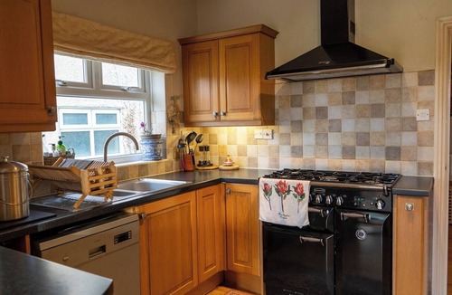 Chiddingfold House | Garden Retreat with Views and Parking