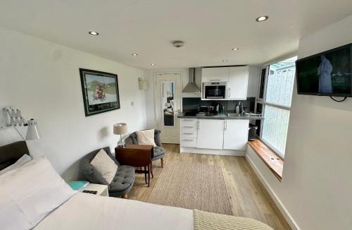 Sheffield Apartment | Garden Studio