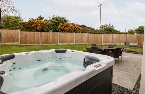 Brynteg Cottage | Cabin ∙ 3 bedrooms ∙ 6 guests