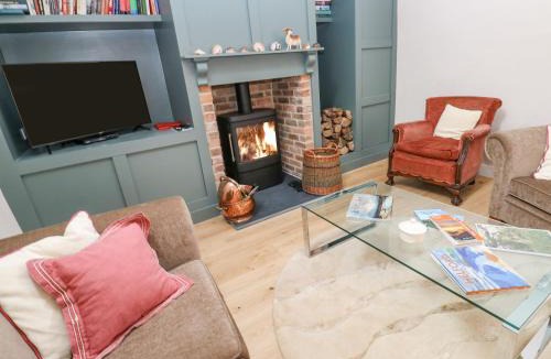 Helston House | Gilly Skyber